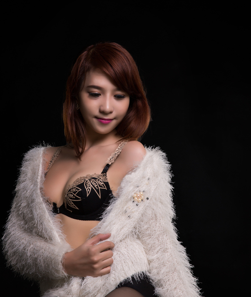 我在恐怖理发店截了一个视频